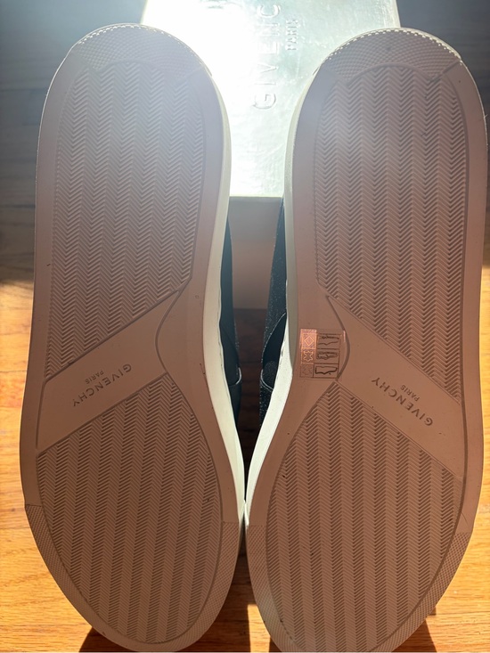 Givenchy White Box with Black Logo main image 7